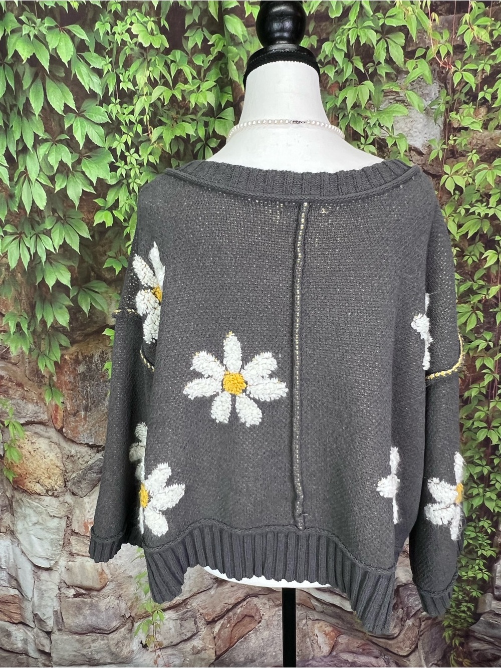 KLD Chunky Slouchy Bohemian Gray Daisy Print Oversized Sweater, S - Picture 8 of 12